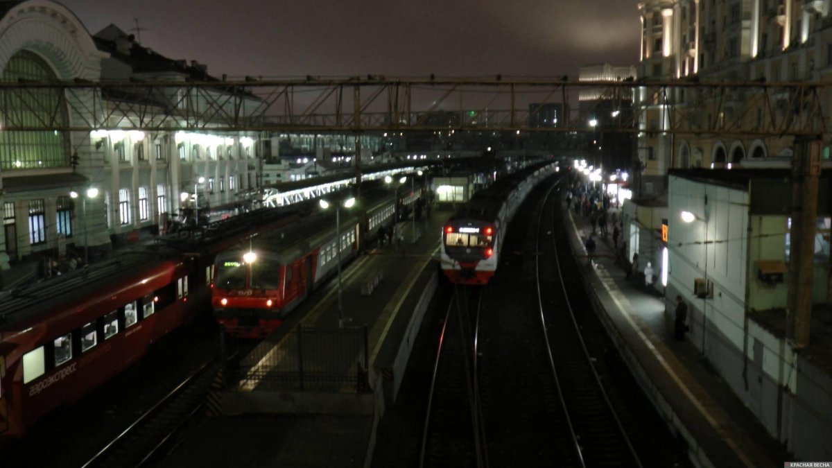 Белорусский вокзал вокзал поезда