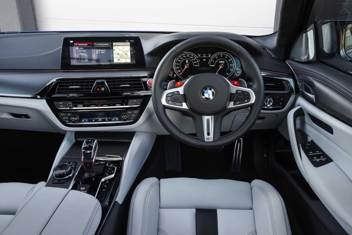 Приборная панель m5 f90