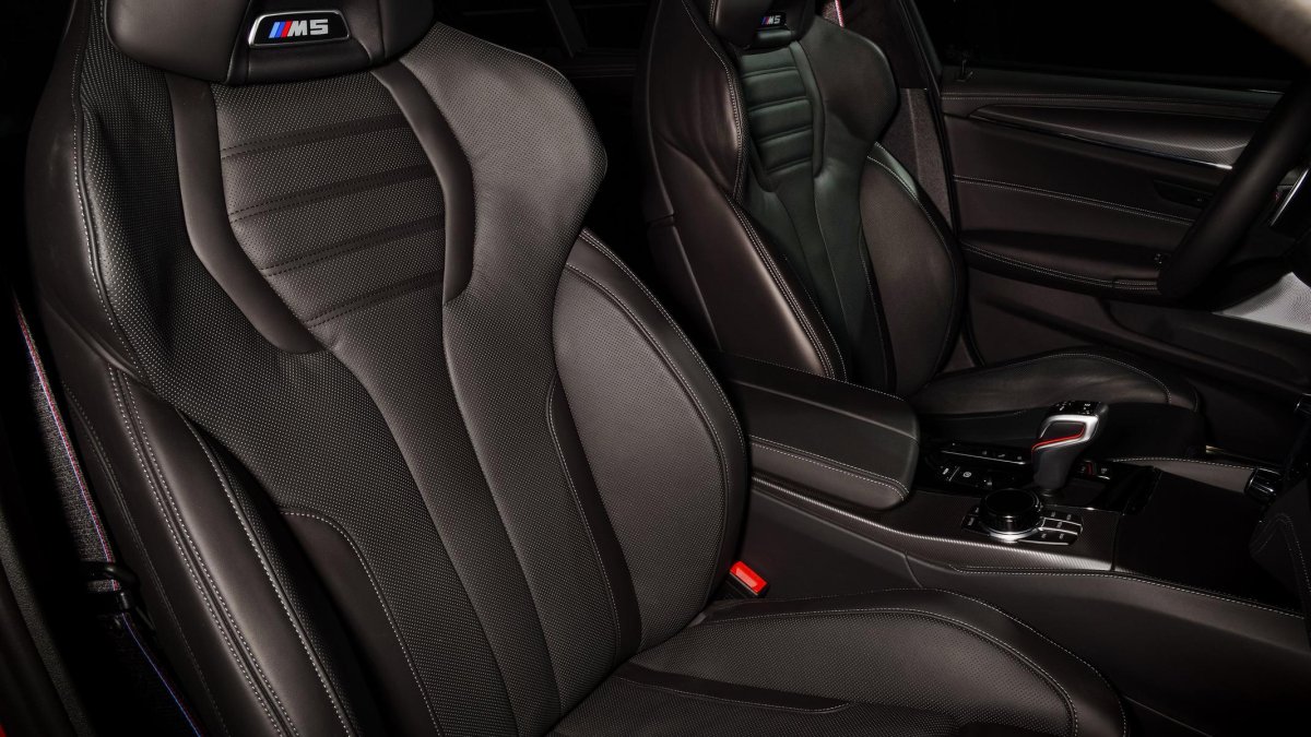 BMW m5 f90 черный салон