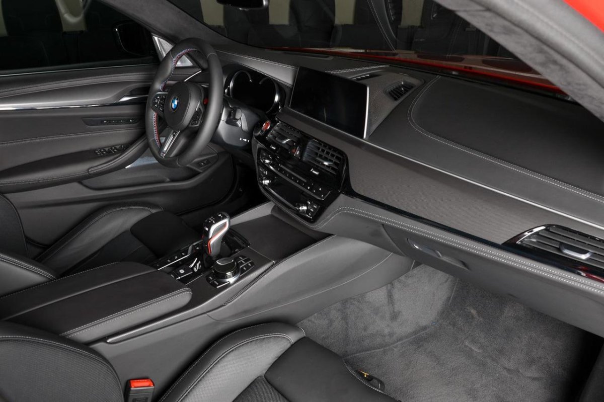 БМВ м5 ф90 Компетишн салон