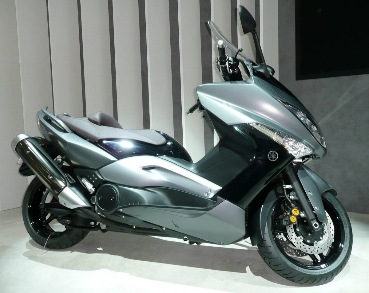 Макси скутер Yamaha TMAX 500