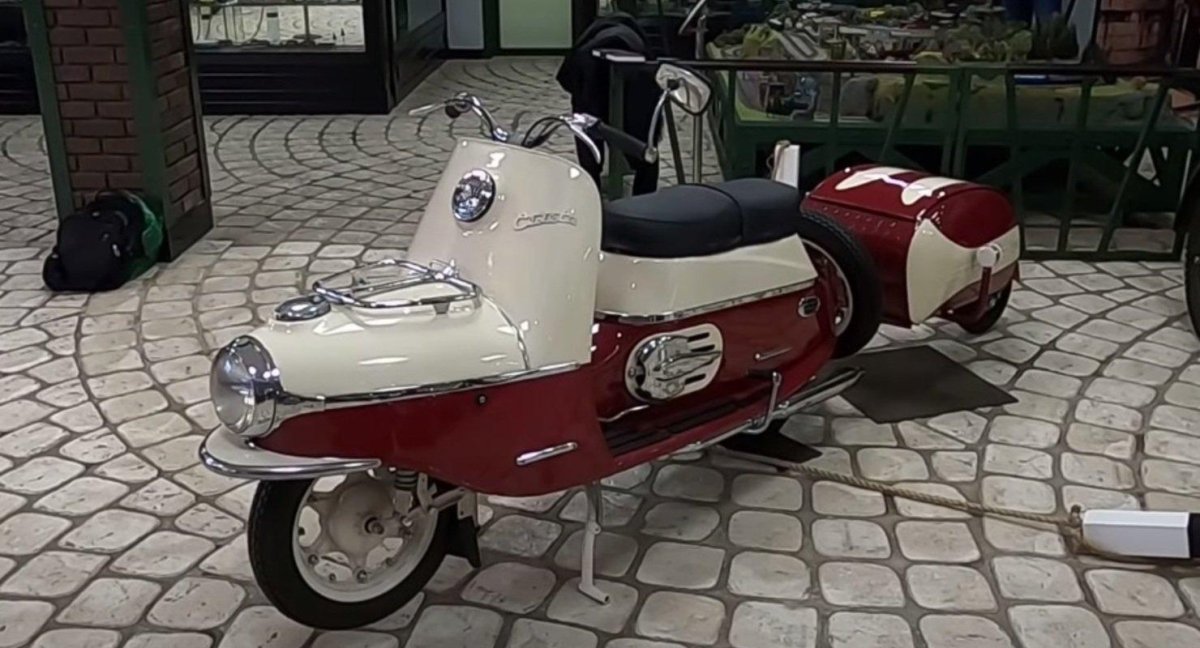 Мотороллер Чезета 502