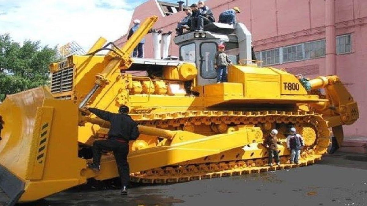 Трактор т-800 ЧТЗ