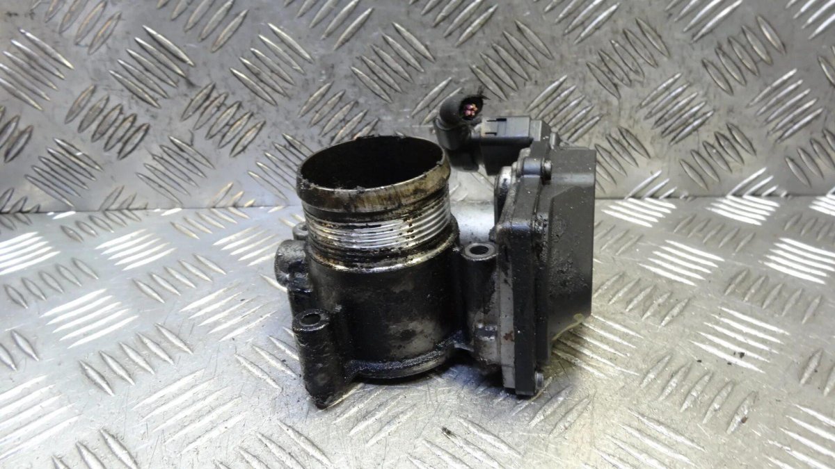 Дроссельная заслонка Шкода Йети 1.8