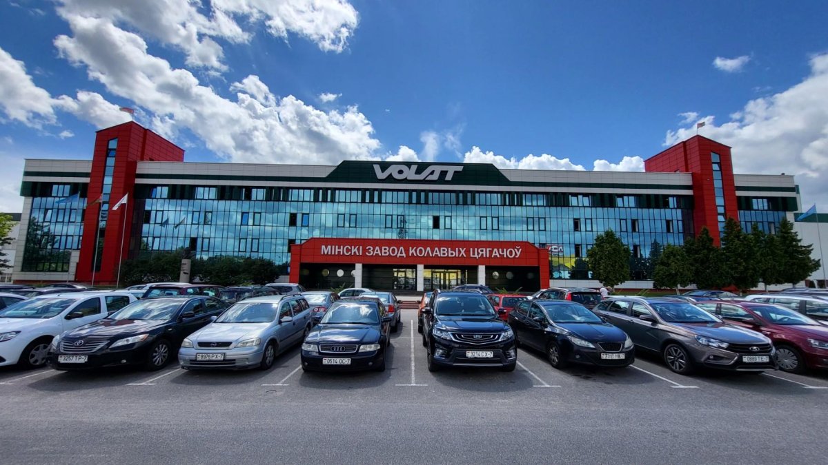 Минский завод колесных тягачей