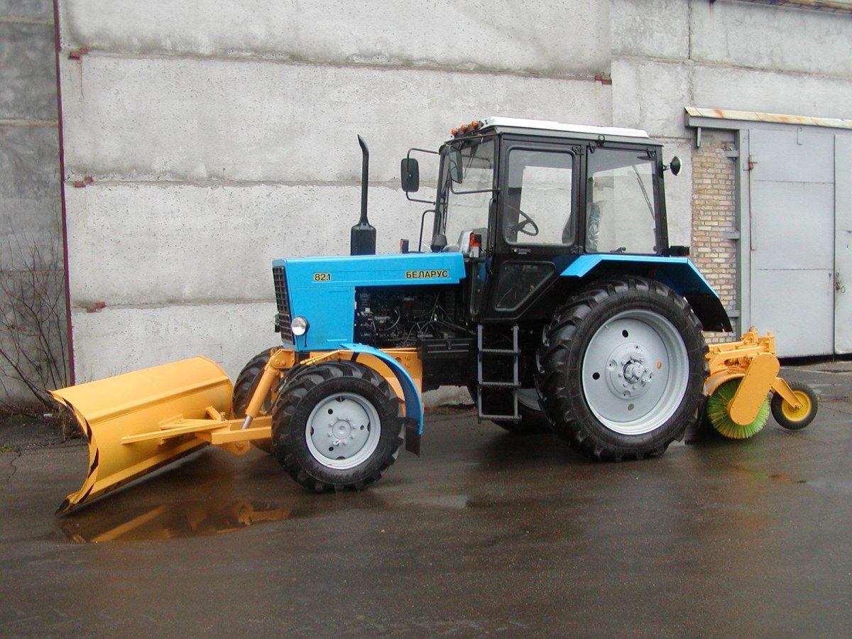 Аренда трактора МТЗ С щеткой