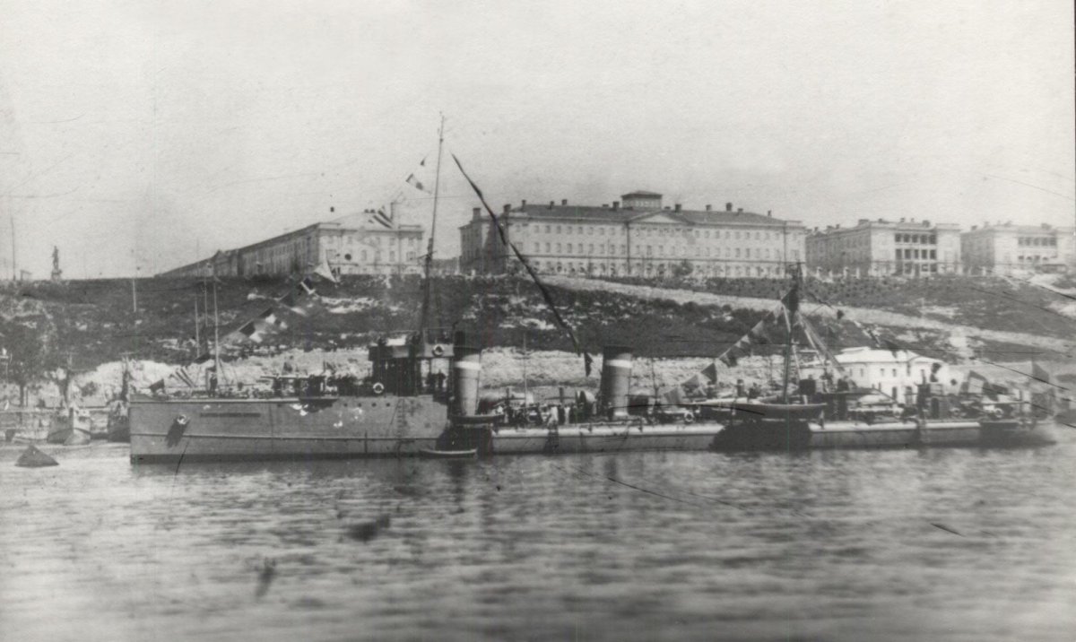 Эскадренный миноносец лейтенант Шестаков