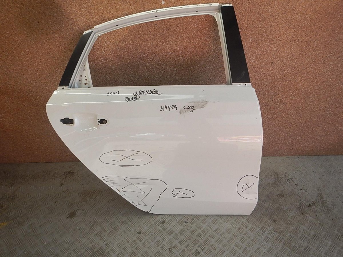 Задняя правая дверь Киа Церато 3