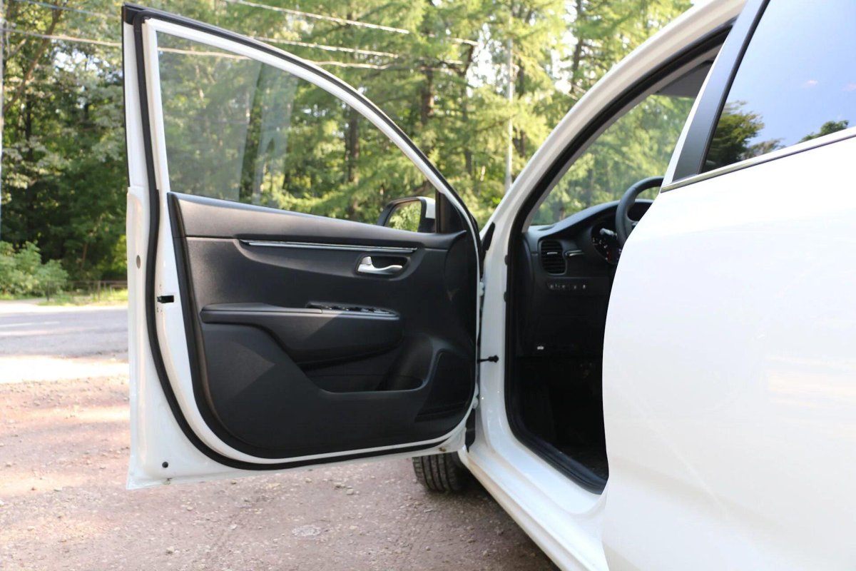 Дверь Киа Рио 3