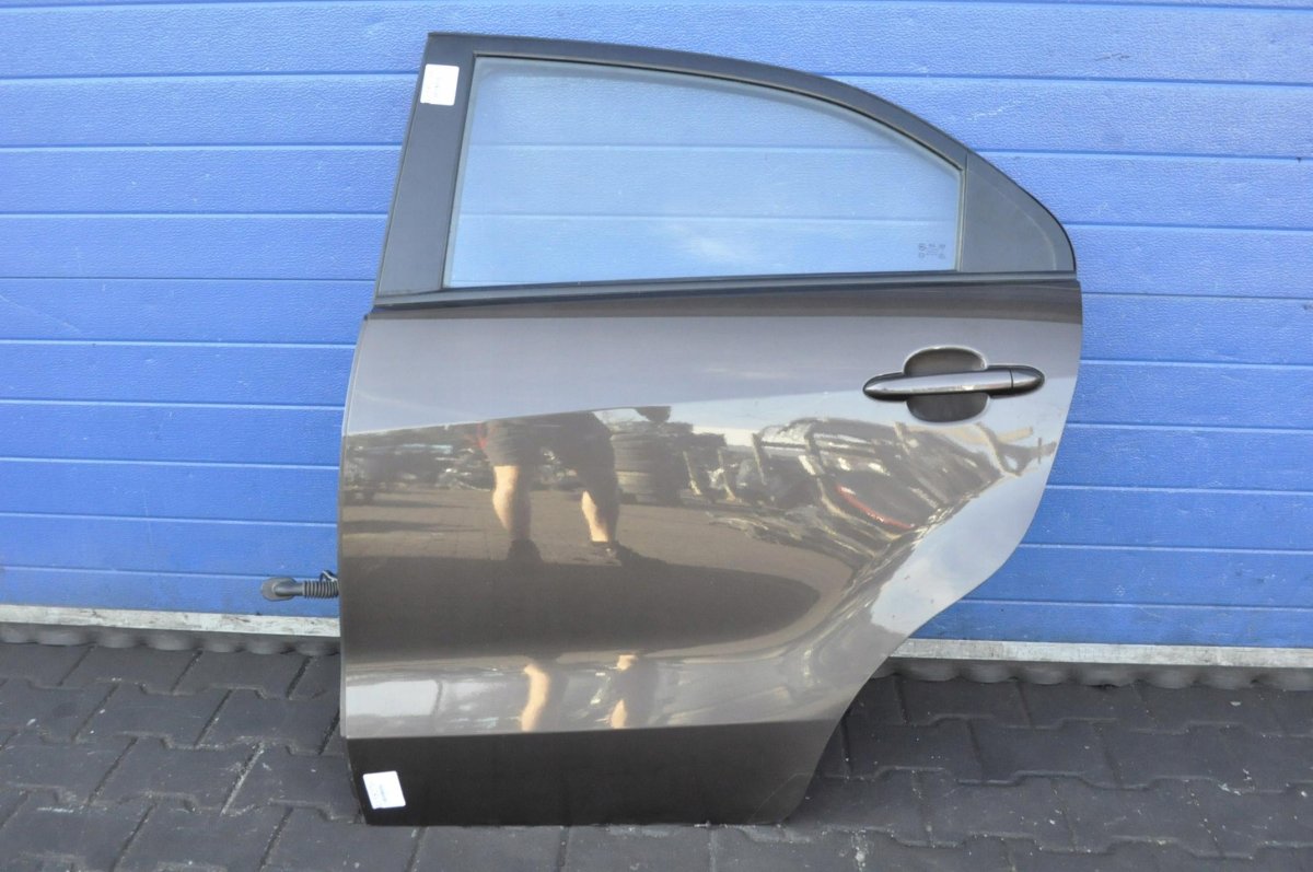 Задняя дверь Киа Рио 3