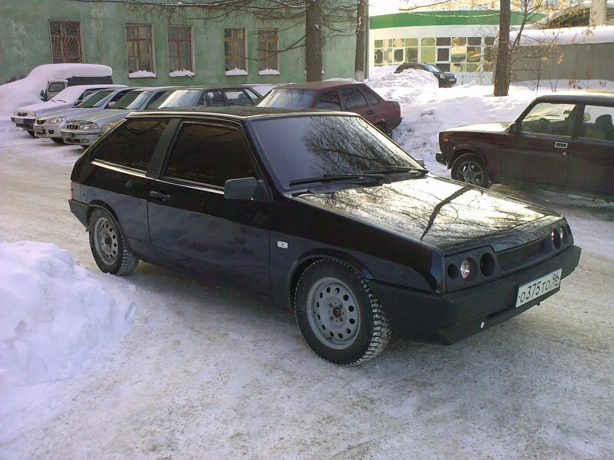 ВАЗ 2108 черная на штампах