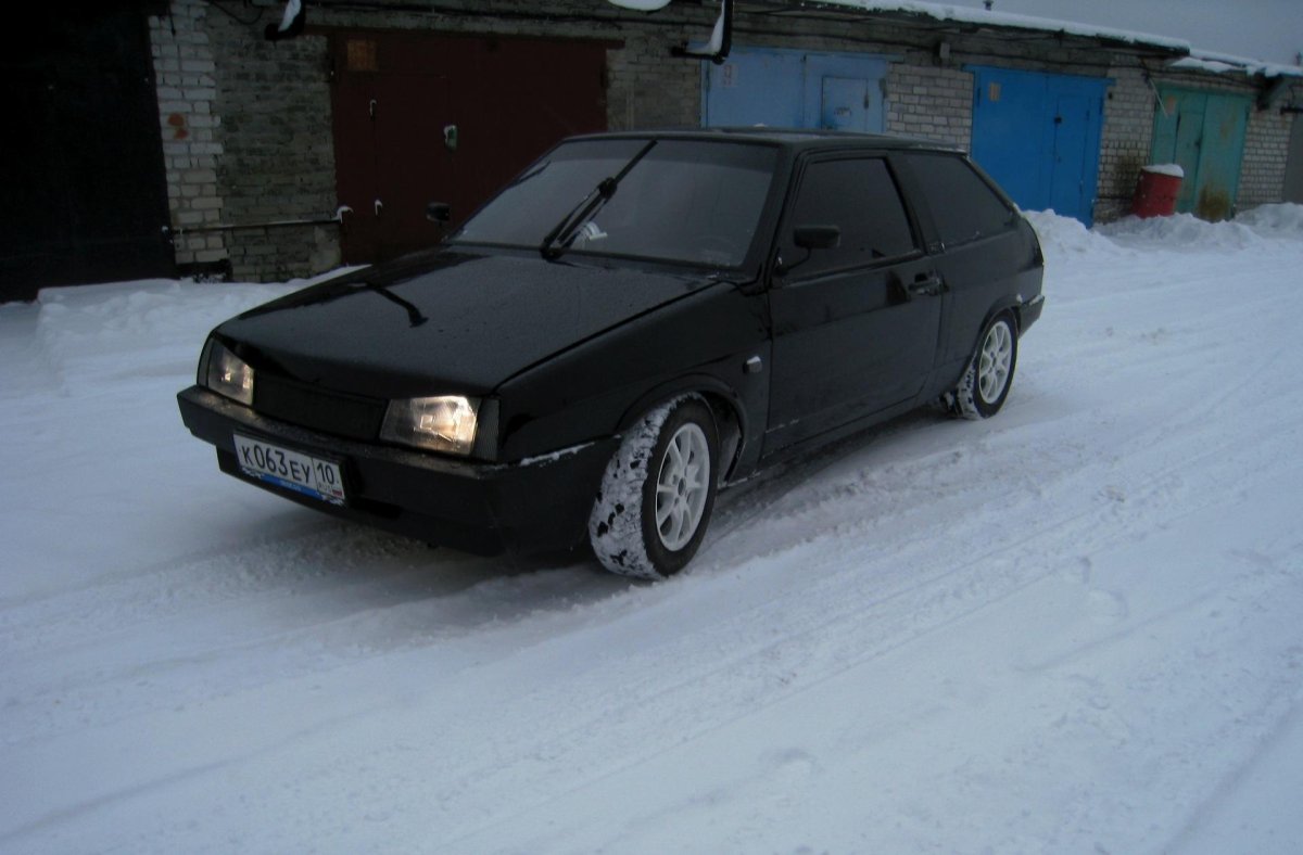 Черная матовая восьмерка