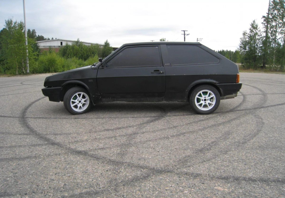 ВАЗ 2108 черная