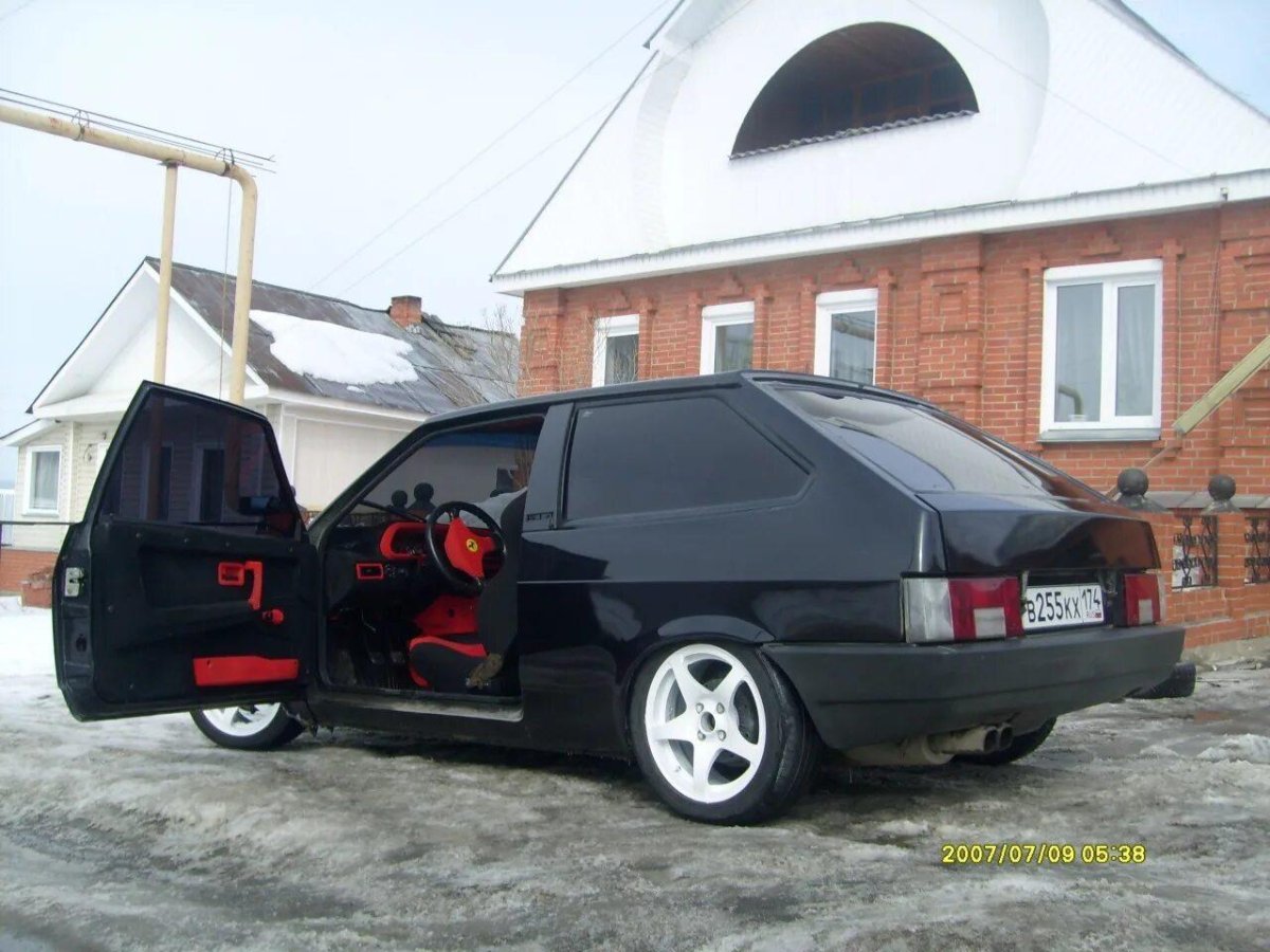 ВАЗ Лада 2108 черная