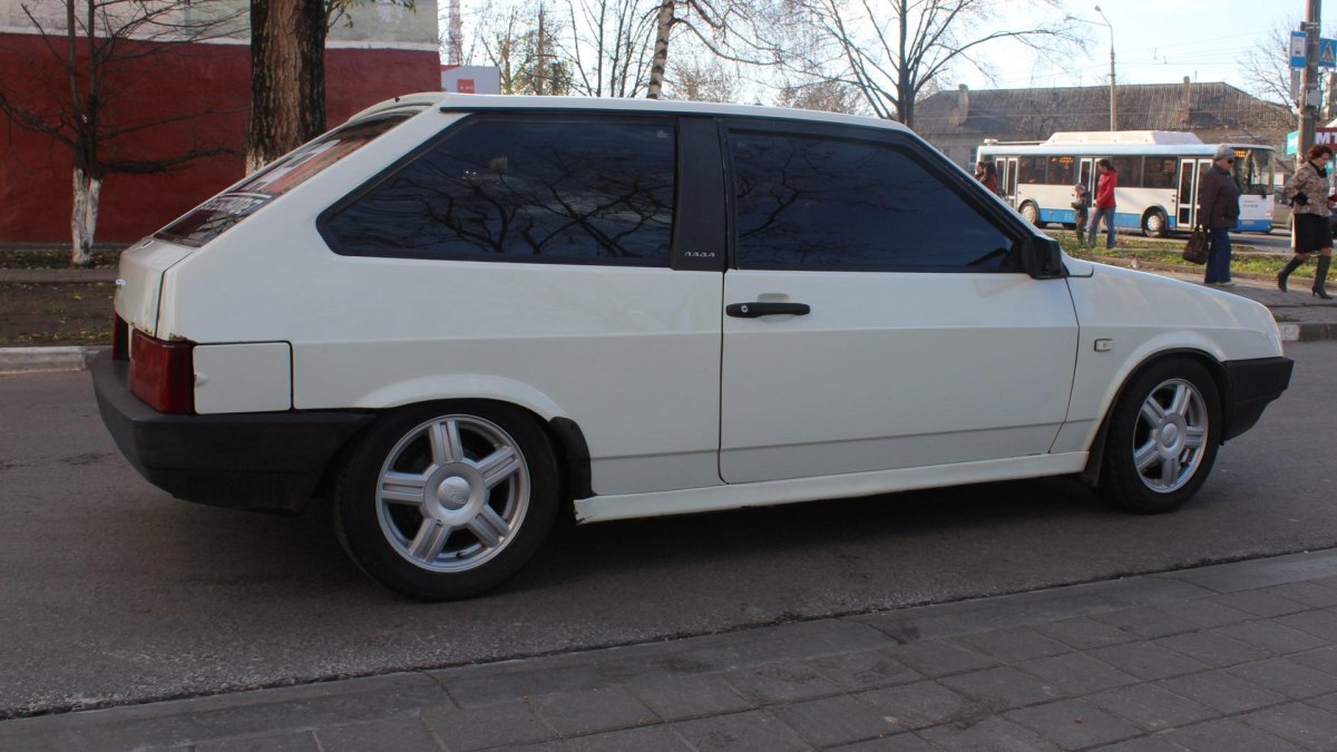 ВАЗ 2108 на белом литье