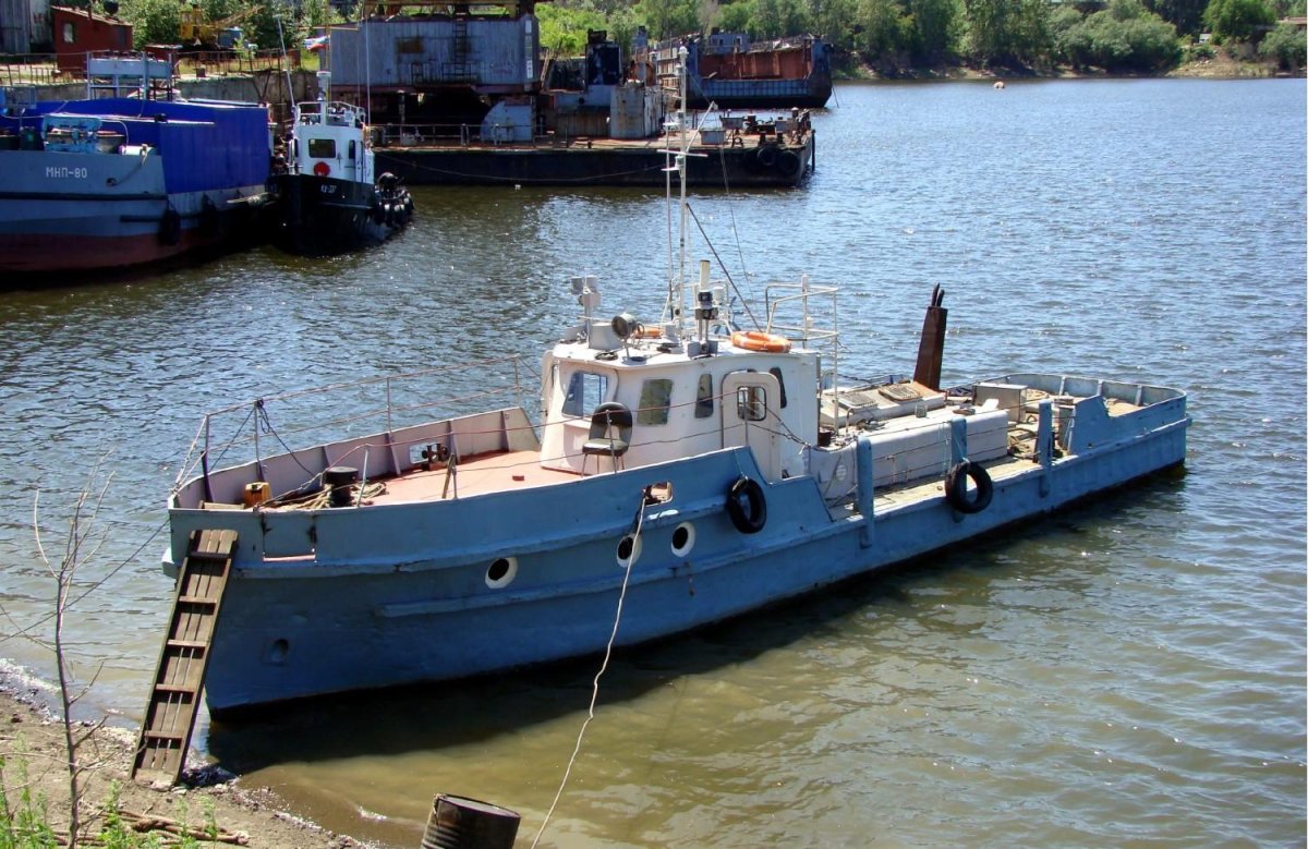 Катер костромич 1606