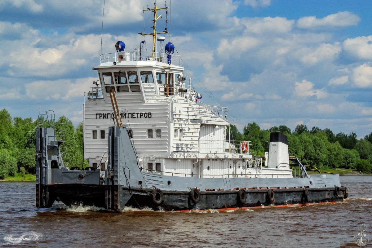 Речные теплоходы толкачи