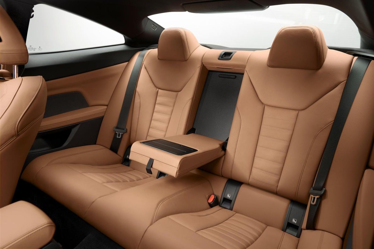 BMW 4 Series Coupe салон