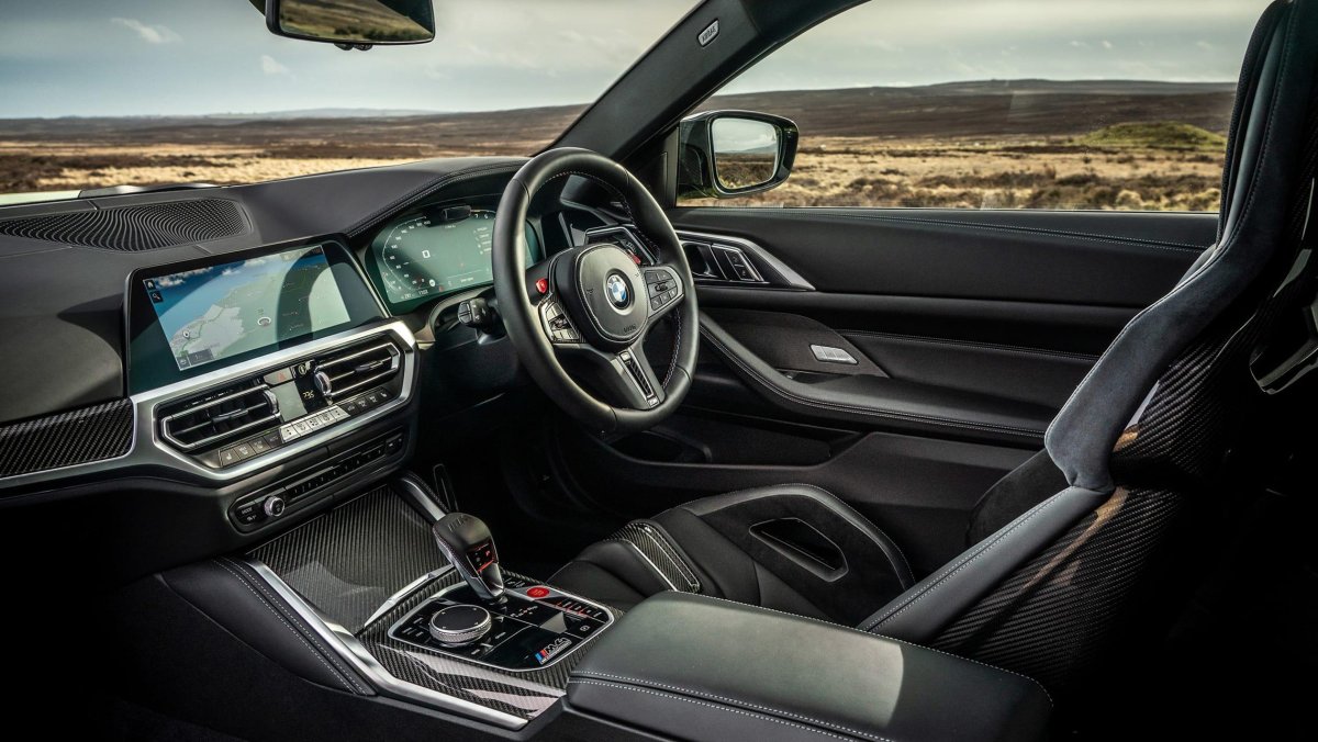 BMW m4 Competition 2021 салон