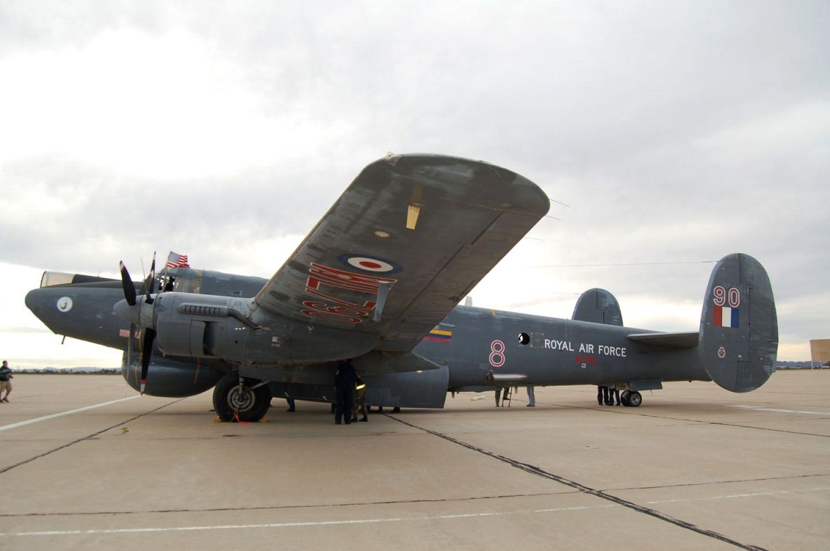 Самолет Avro Shackleton