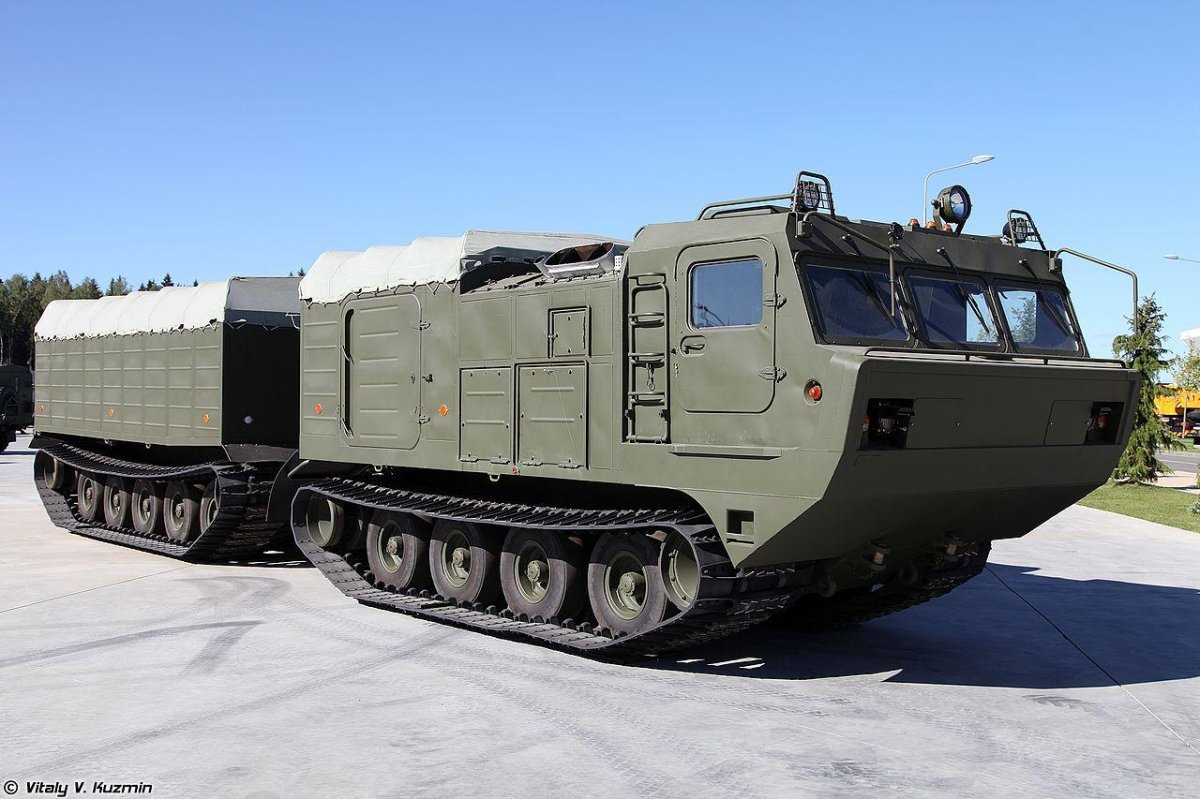 Двухзвенный гусеничный Транспортер ДТ-10пм