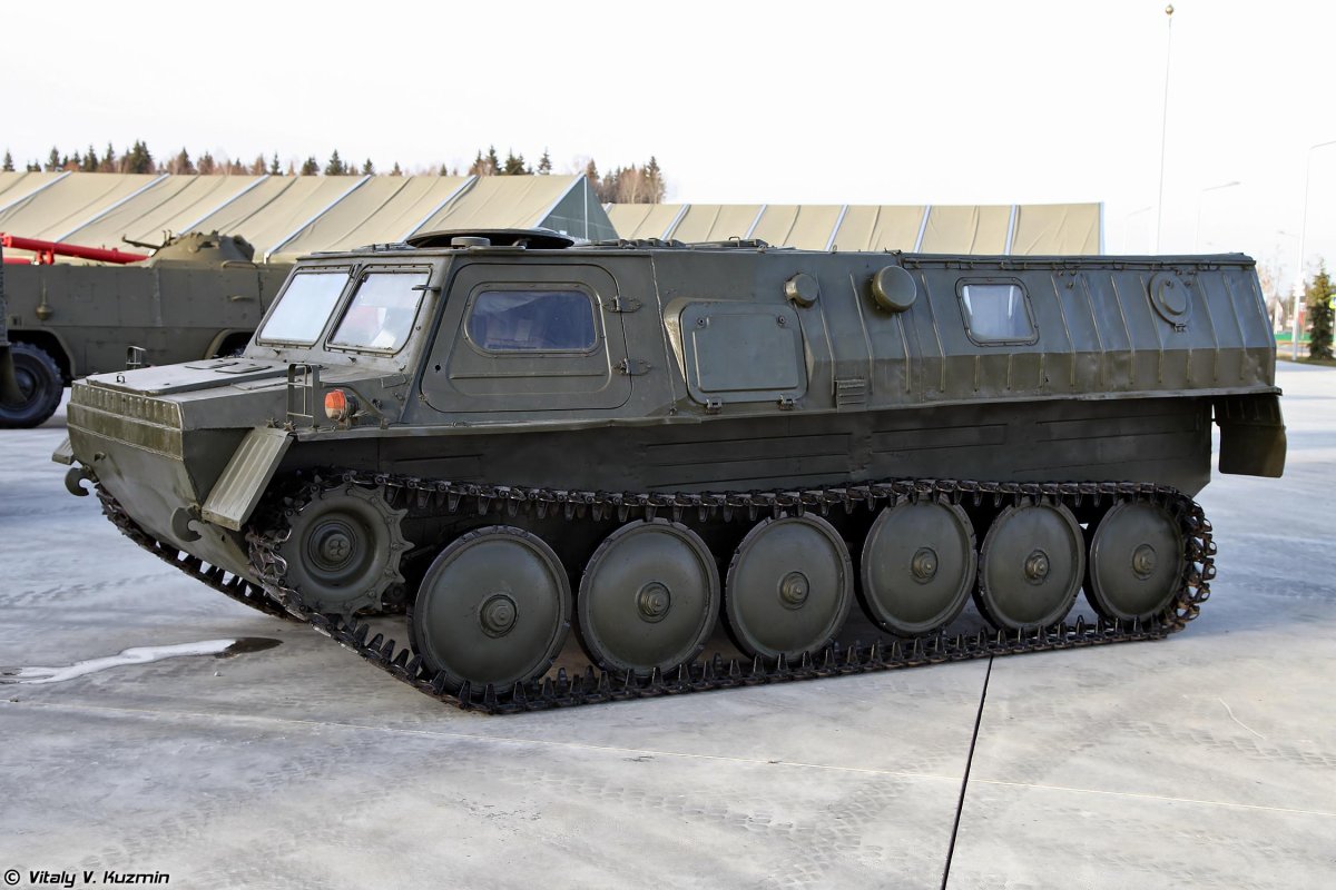 Многоцелевой Транспортер-тягач МТ-см