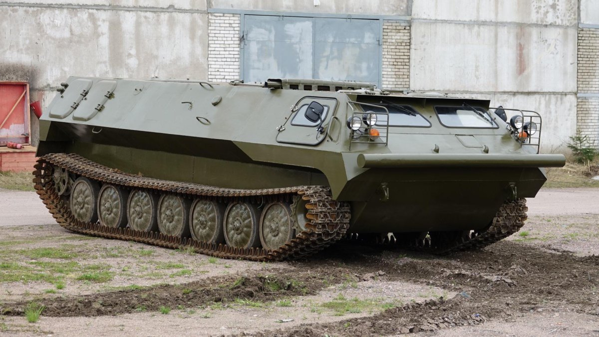 Гусеничный вездеход МТЛБ