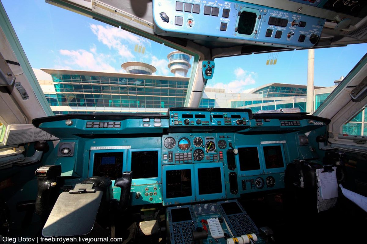 Ил-96 кабина пилотов