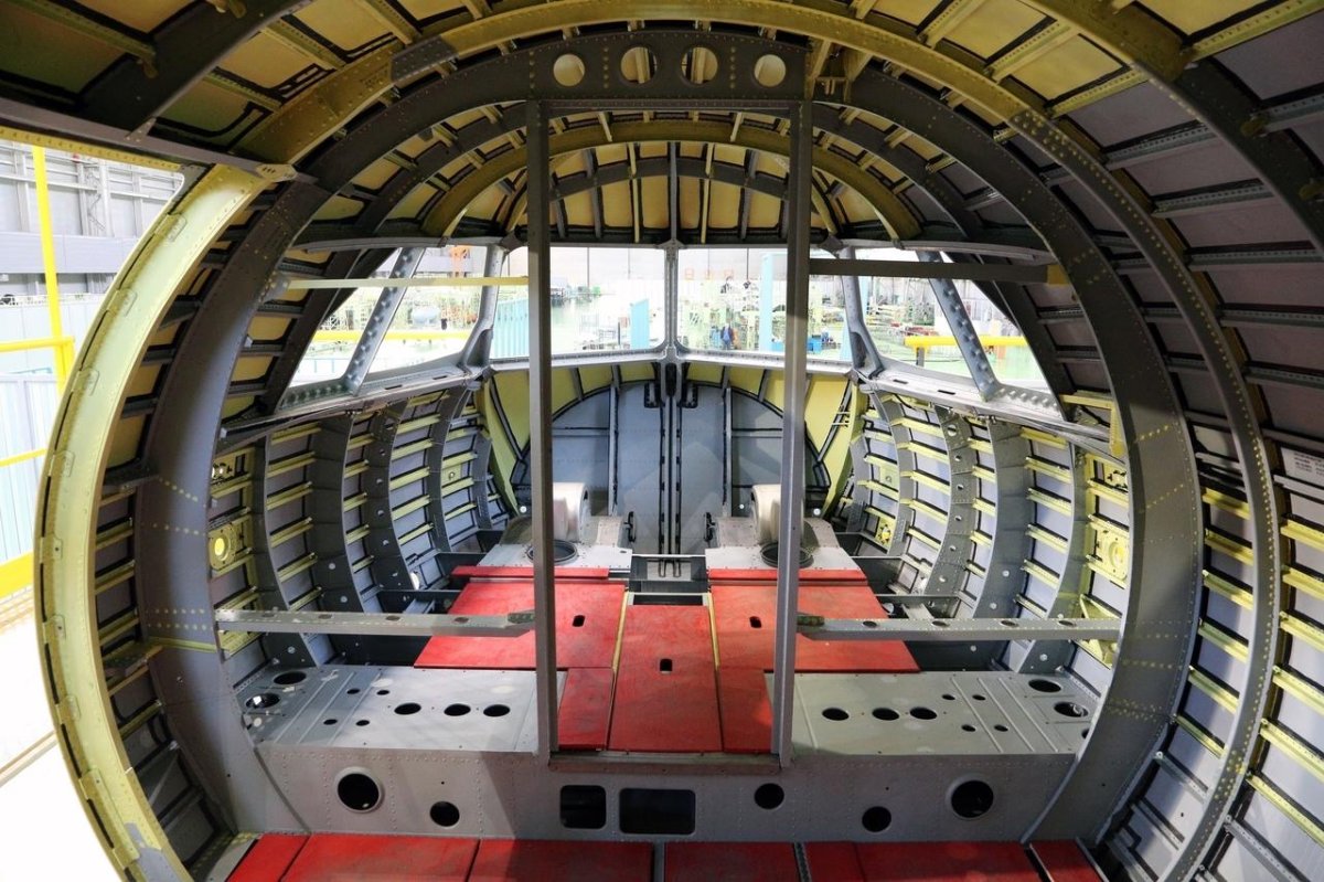 Гермоднище ил-114