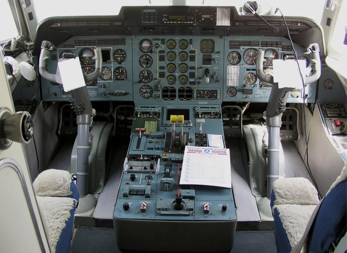 Бе-200 кабина