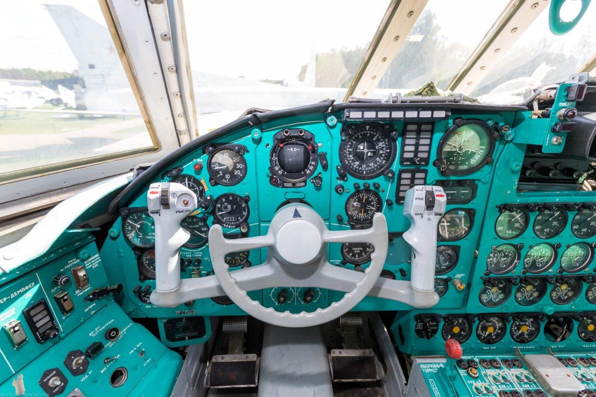 Ил-62 кабина пилотов