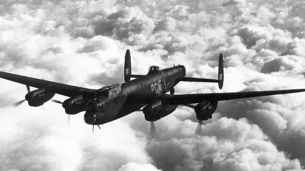 Бомбардировщик Ланкастер второй мировой войны