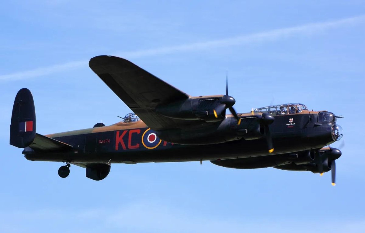 Самолет Avro 683 Lancaster