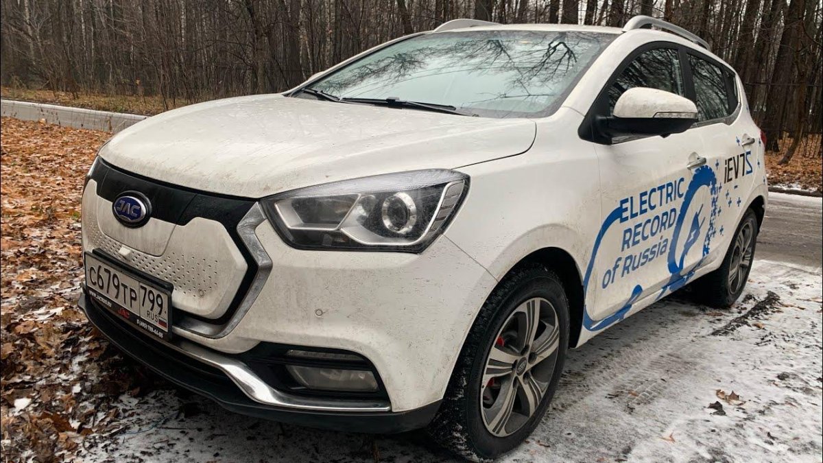 Китайский электромобиль JAC