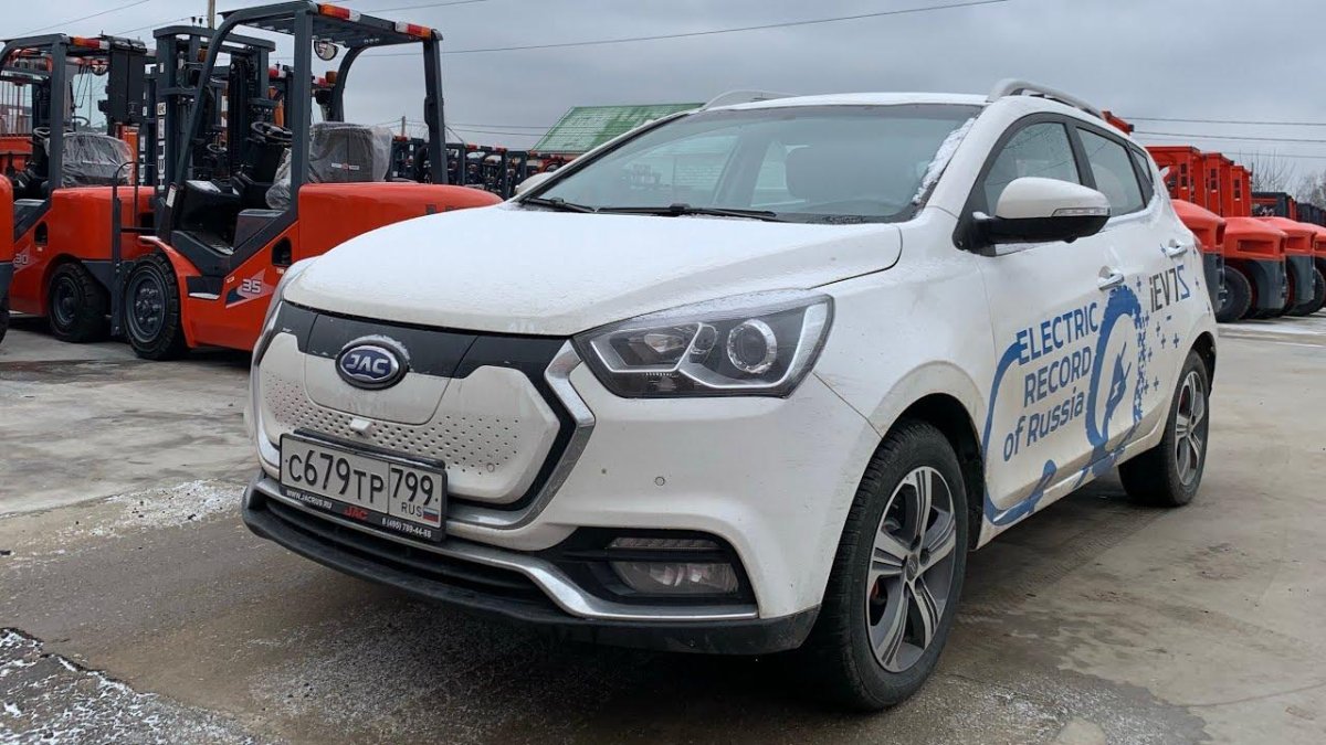 Джак электромобиль