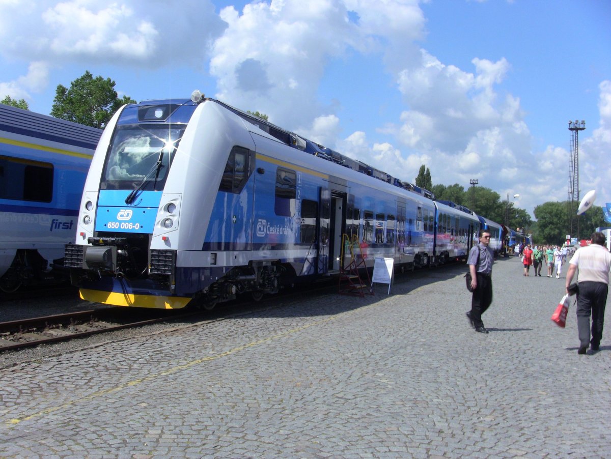 Дизель поезд Штадлер