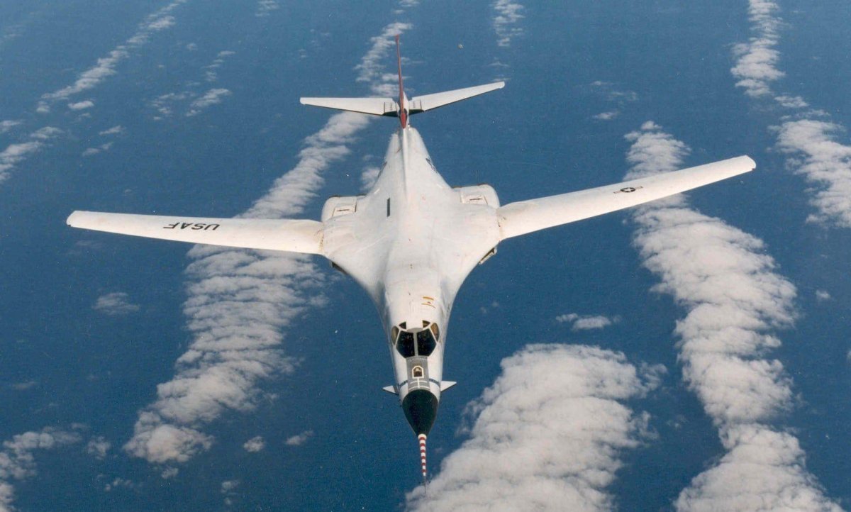 Rockwell b-1 «Лансер»