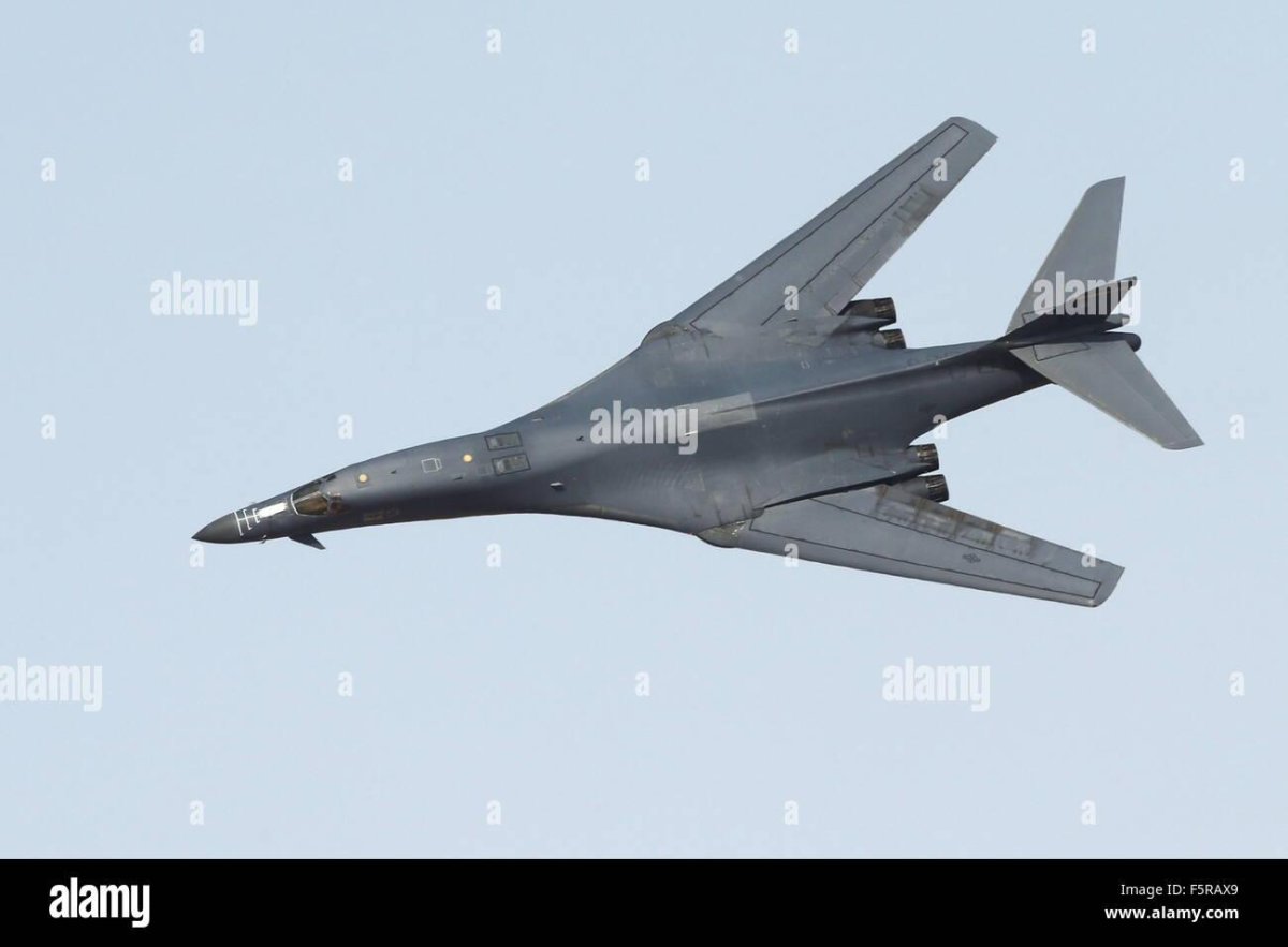 Rockwell b-1 Lancer бомбардировщик