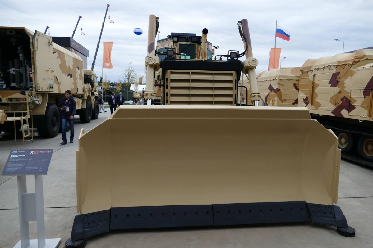 Бронированный бульдозер УВЗ б10м2с