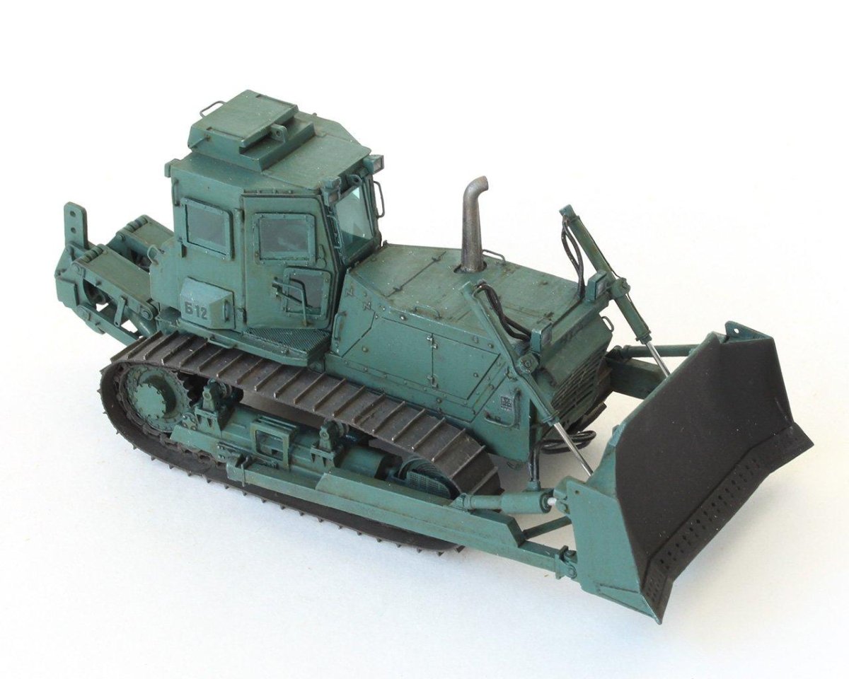 Бронированный бульдозер б12