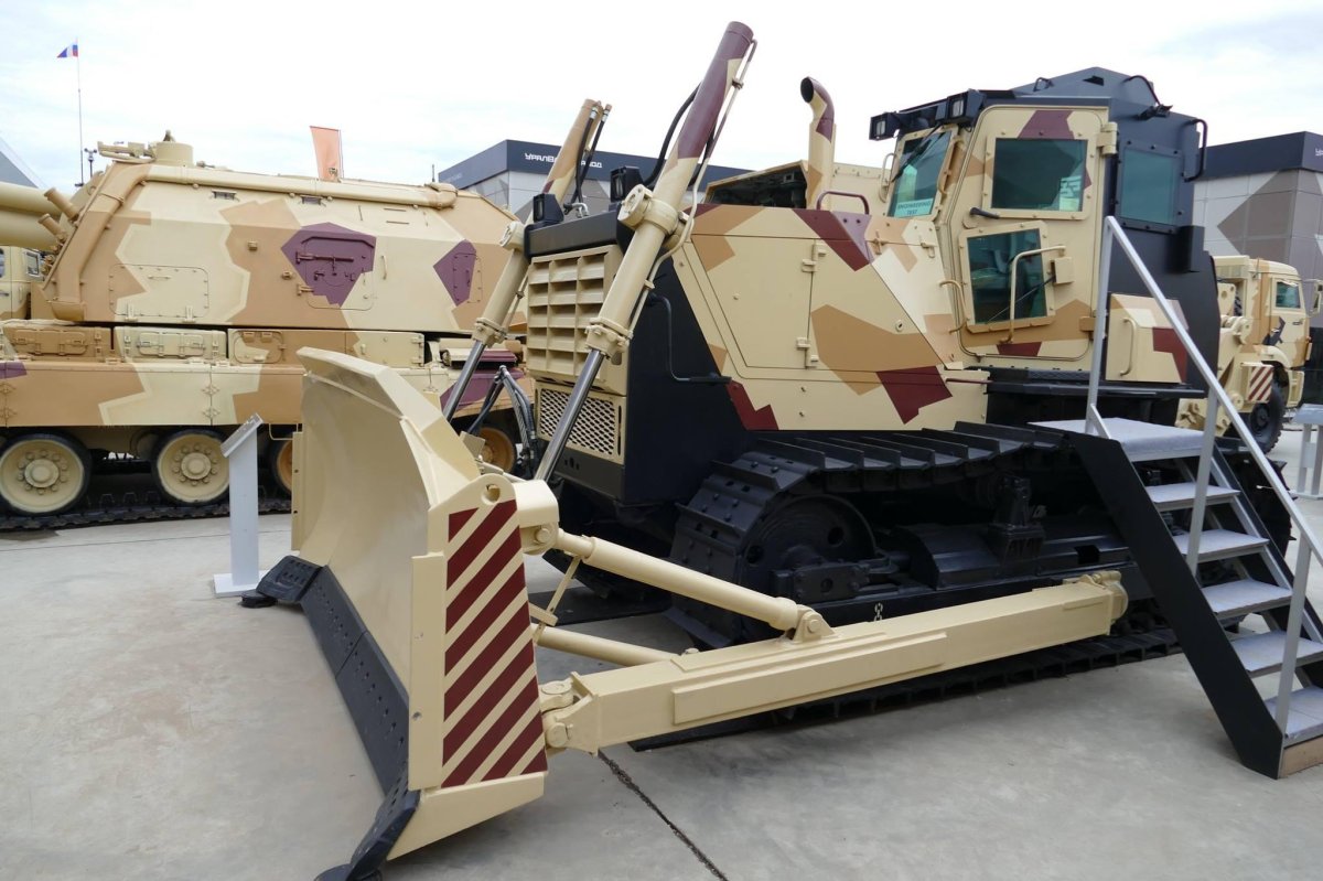 Бронированный бульдозер ЧТЗ