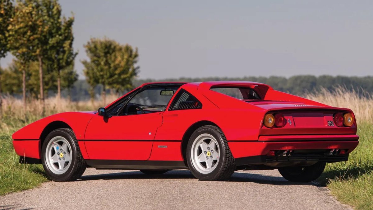 1989 Ferrari 328 GTS .