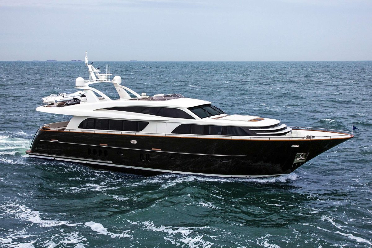 Яхта van der Valk 2200