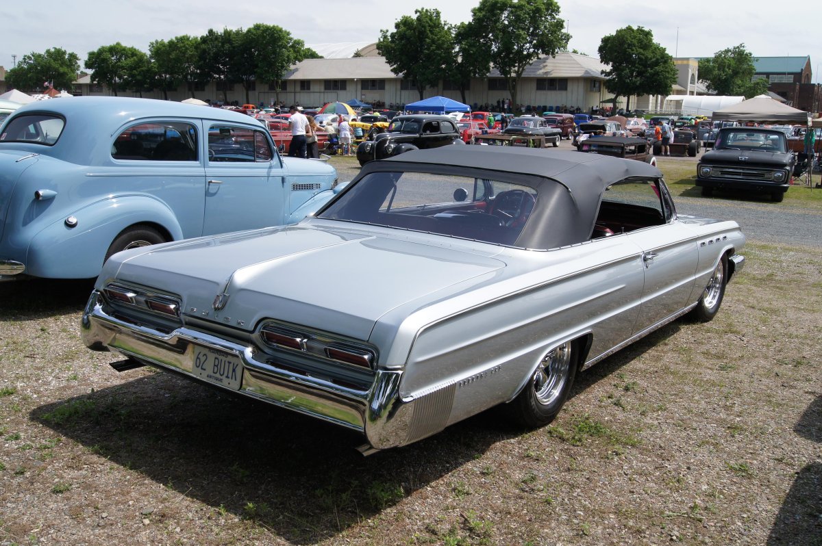 Buick Electra 225
