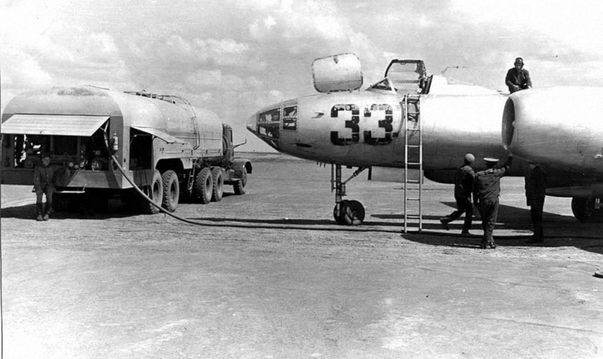 Фронтовой бомбардировщик ил-28