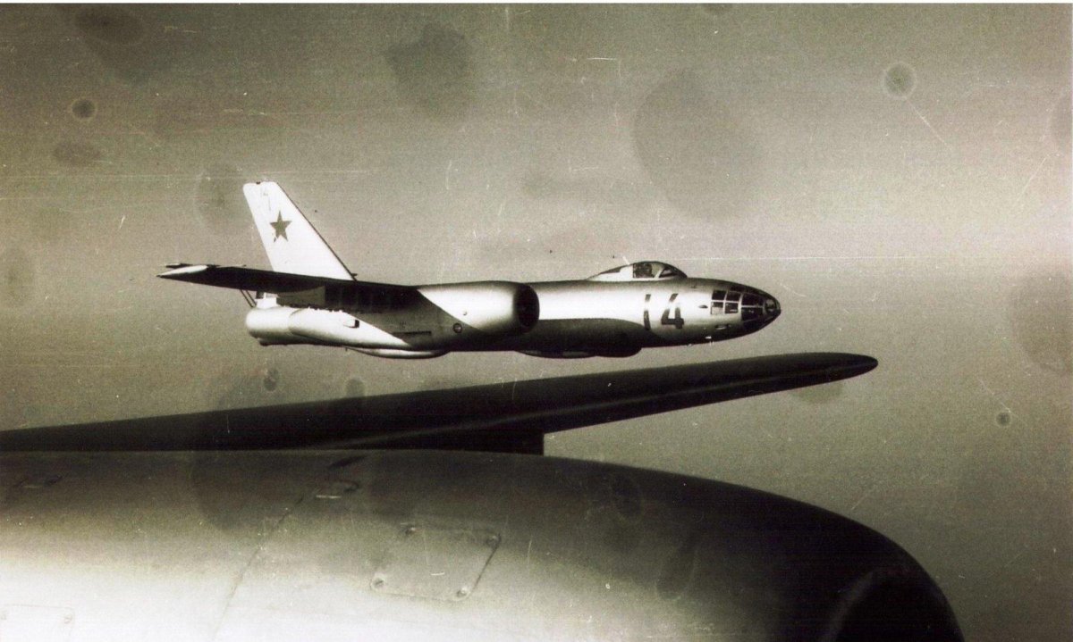 Реактивный бомбардировщик ил-28