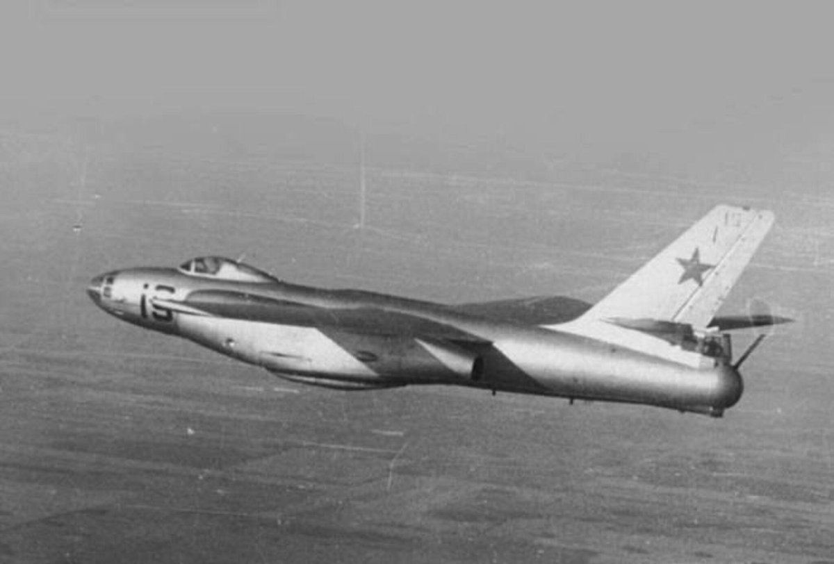 Реактивный бомбардировщик ил-28