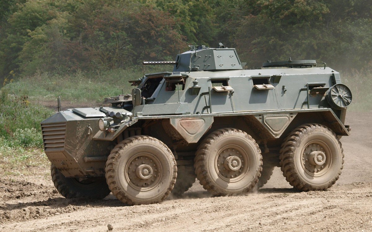 Бронетранспортер fv602 "Saracen"