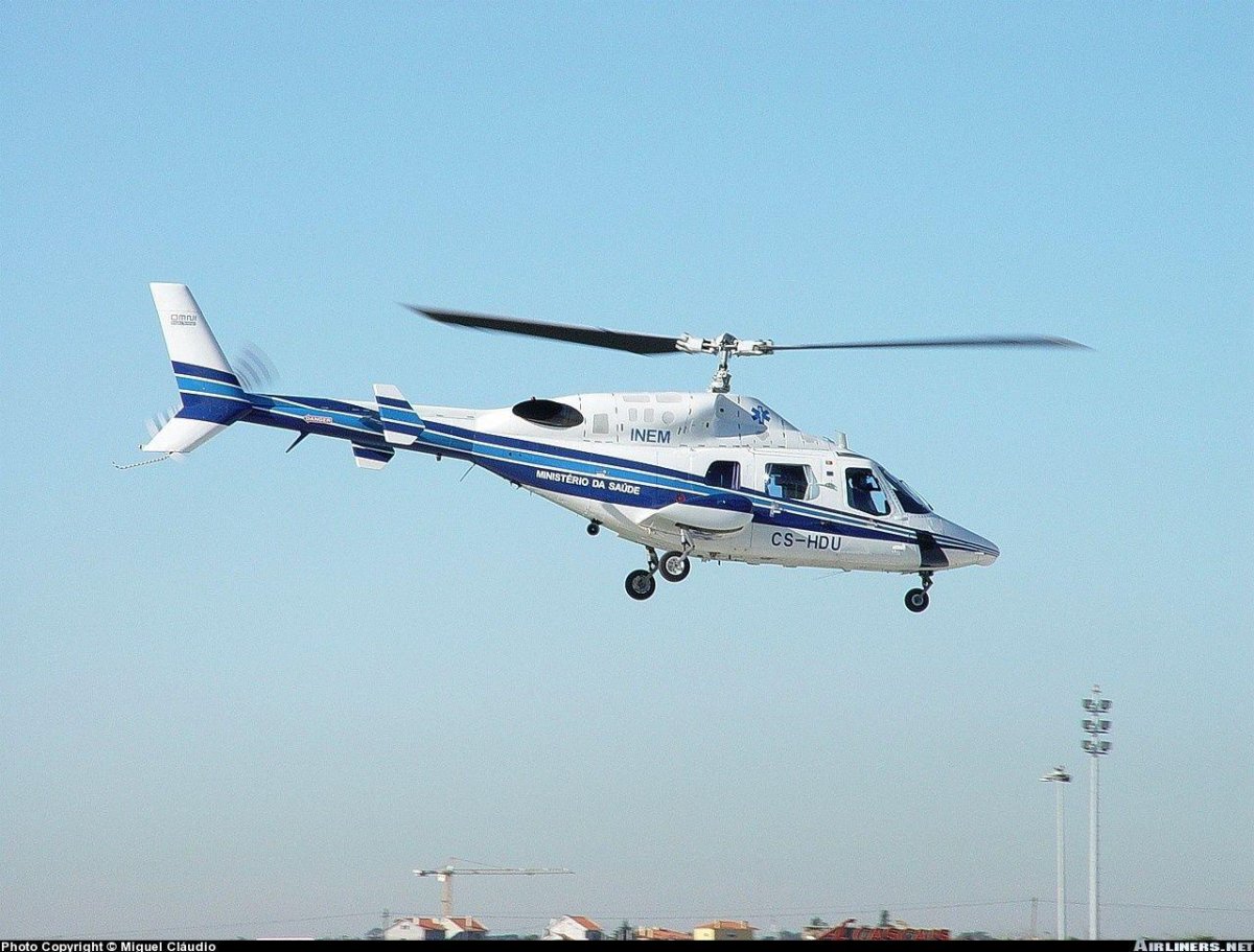 Вертолет Белл 222