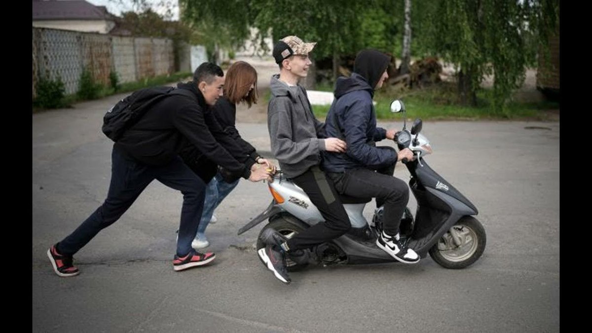 Мотоцикл на дороге